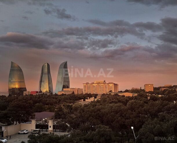 Satılır 4 otaqlı köhnə tikili 100 m², Yasamal q., photo 1 from 20