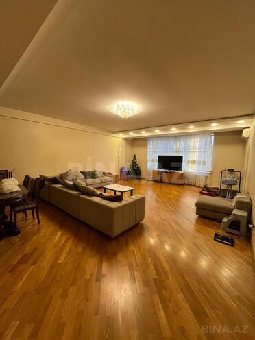 Satılır 3 otaqlı yeni tikili 175 m², 28 May m., photo 1 from 12