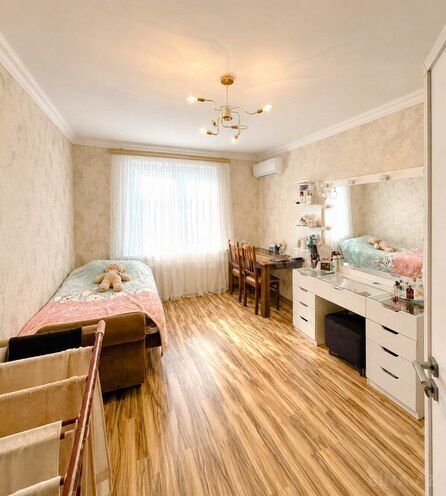 Продаётся 1-комн. вторичка 45 м², Хатаинский р., photo 1 from 10