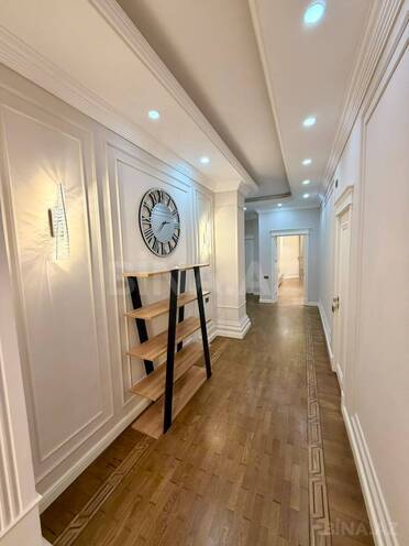 İcarəyə verilir 4 otaqlı yeni tikili 240 m², 28 May m., photo 19 from 29