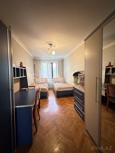 Продаётся 3-комн. вторичка 75 м², м. Элмляр Академиясы, photo 9 from 18