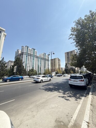 Продаётся 3-комн. вторичка 75 м², м. Элмляр Академиясы, photo 1 from 18