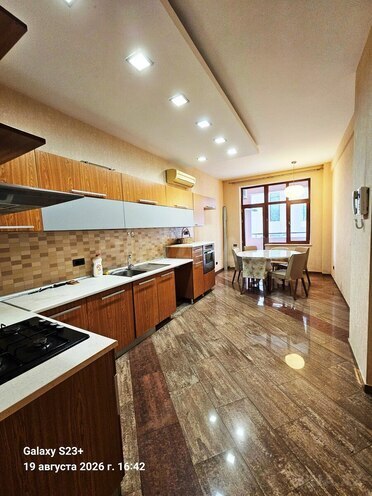 Satılır 4 otaqlı yeni tikili 230 m², 28 May m., photo 6 from 14