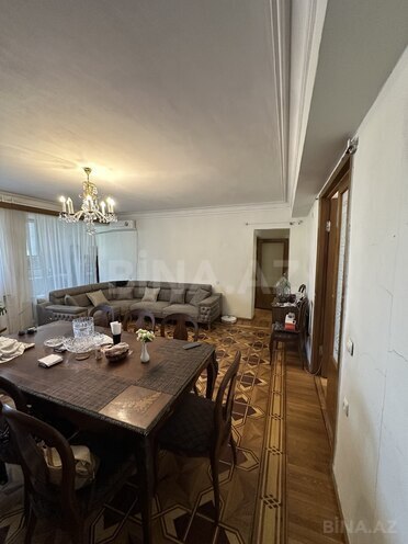 Satılır 4 otaqlı köhnə tikili 110 m², 28 May m., photo 3 from 23