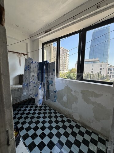 Satılır 4 otaqlı köhnə tikili 110 m², 28 May m., photo 22 from 23