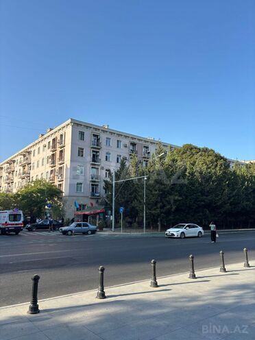Satılır 4 otaqlı köhnə tikili 100 m², 28 May m., photo 1 from 10