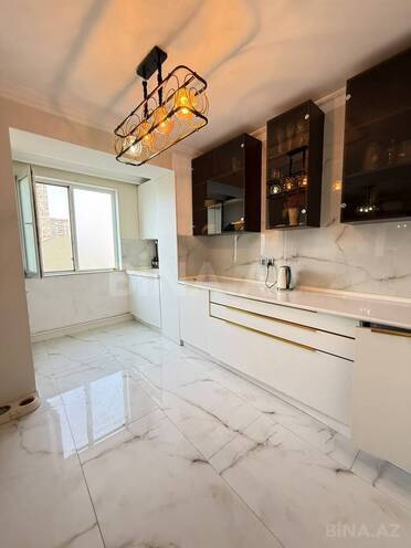 Satılır 4 otaqlı köhnə tikili 110 m², İnşaatçılar m., photo 13 from 24