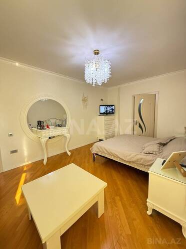 Satılır 4 otaqlı köhnə tikili 110 m², İnşaatçılar m., photo 10 from 24