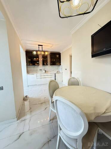 Satılır 4 otaqlı köhnə tikili 110 m², İnşaatçılar m., photo 15 from 24