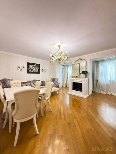 Satılır 4 otaqlı köhnə tikili 110 m², İnşaatçılar m., photo 3 from 24