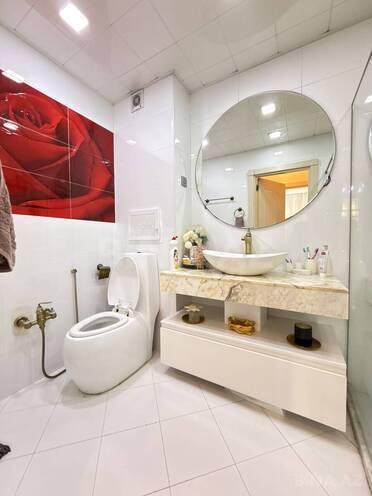 Satılır 4 otaqlı köhnə tikili 110 m², İnşaatçılar m., photo 23 from 24