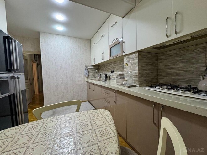 Satılır 3 otaqlı köhnə tikili 100 m², 8-ci mikrorayon q., photo 3 from 16