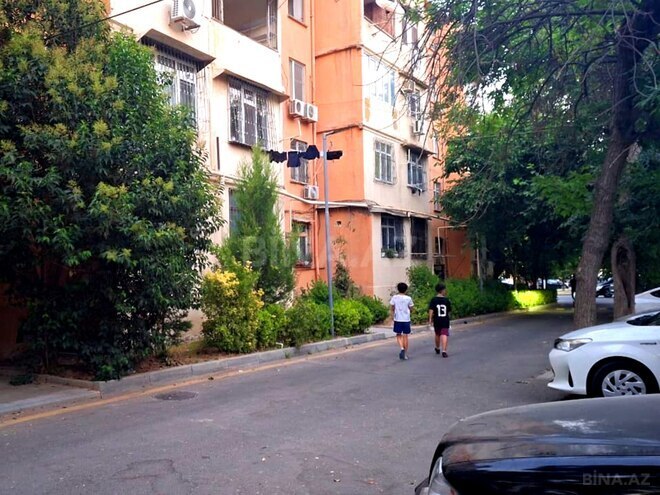 Продаётся 4-комн. вторичка 90 м², м. Кара Караев, photo 1 from 24