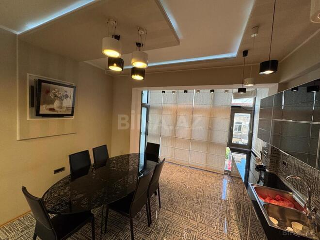 Satılır 2 otaqlı köhnə tikili 70 m², Sahil m., photo 15 from 30