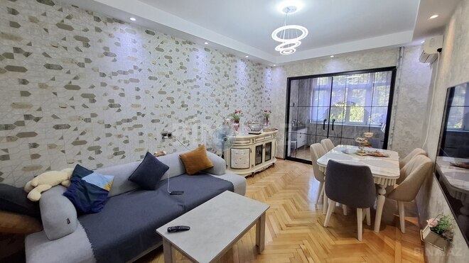 Satılır 2 otaqlı köhnə tikili 65 m², Azadlıq Prospekti m., photo 1 from 28