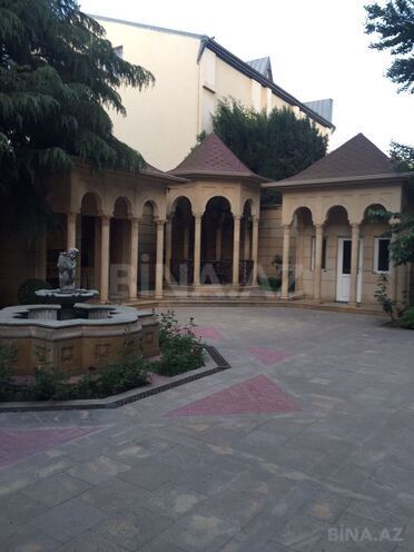 Satılır 10 otaqlı həyət evi/bağ evi 400 m², Badamdar q., photo 1 from 10