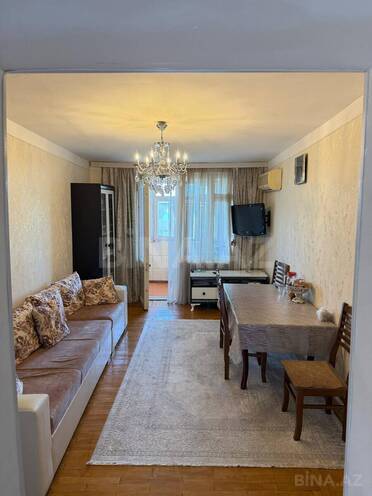 Продаётся 3-комн. вторичка 75 м², м. Нефтчиляр, photo 1 from 7