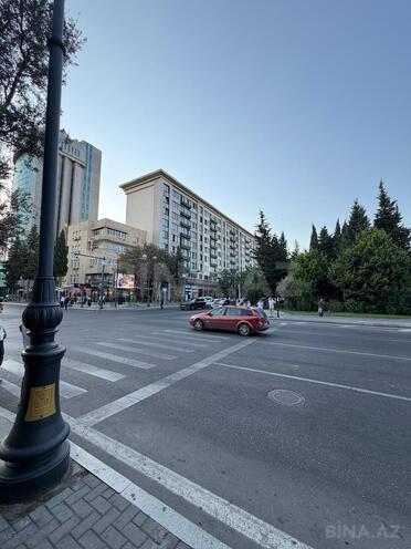 Satılır 2 otaqlı köhnə tikili 65 m², Gənclik m., photo 1 from 25