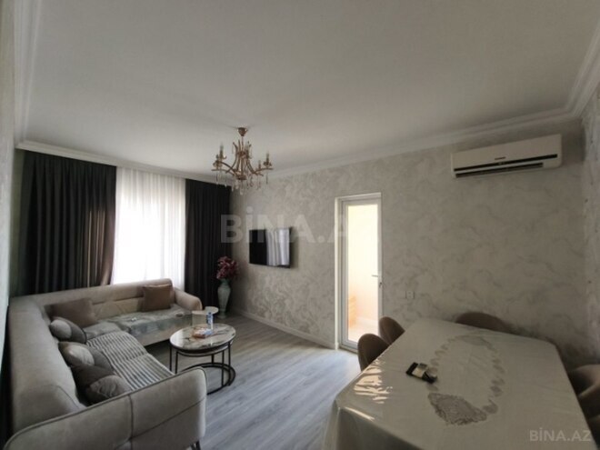 Продаётся 2-комн. вторичка 65 м², Хатаинский р., photo 1 from 13