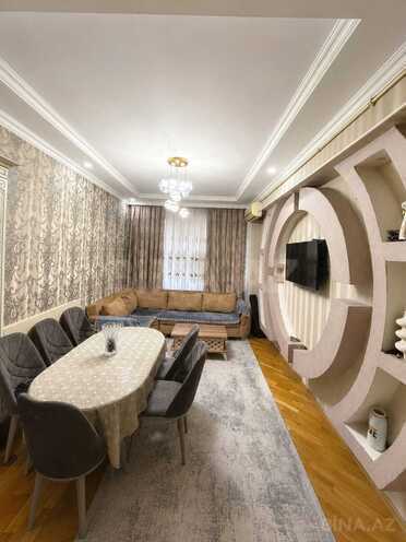 Продаётся 3-комн. новостройка 69 м², м. Кара Караев, photo 1 from 12