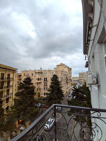 İcarəyə verilir 4 otaqlı köhnə tikili 135 m², İçəri Şəhər m., photo 25 from 28