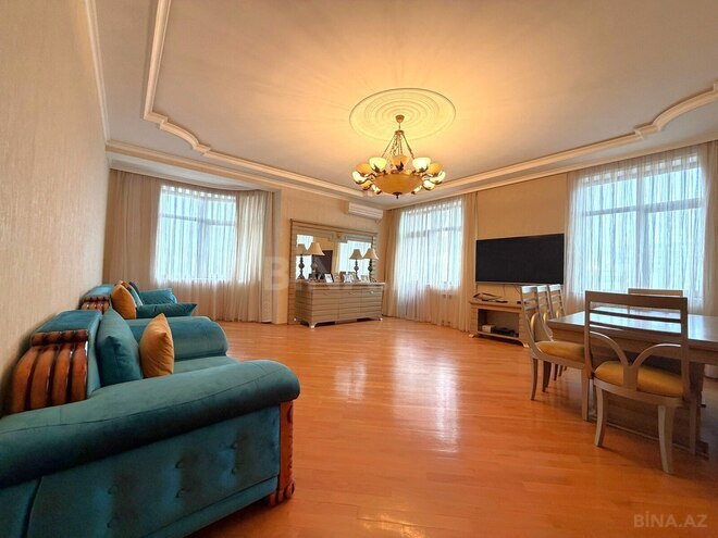 Продаётся 4-комн. новостройка 186 м², м. 8 ноября, photo 1 from 18