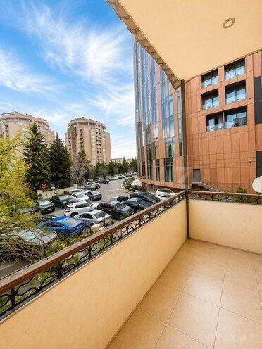 Satılır 2 otaqlı köhnə tikili 75 m², 28 May m., photo 3 from 19