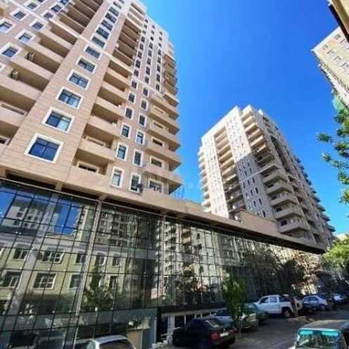 Satılır 4 otaqlı yeni tikili 235 m², 28 May m., photo 1 from 6