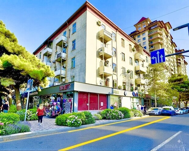 Satılır 3 otaqlı köhnə tikili 90 m², Qara Qarayev m., photo 3 from 15