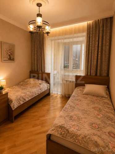 Продаётся 3-комн. вторичка 85 м², м. Ази Асланов, photo 8 from 10