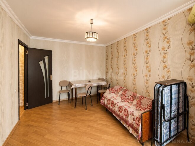 Продаётся 1-комн. вторичка 35 м², м. Нефтчиляр, photo 1 from 10