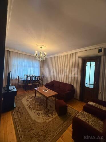 Сдаётся 3-комн. вторичка 90 м², м. Ази Асланов, photo 1 from 8