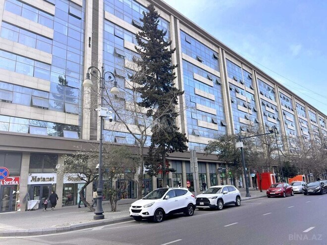 Продаётся 2-комн. вторичка 65 м², м. Гянджлик, photo 1 from 7