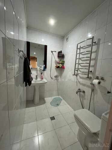 Продаётся 2-комн. вторичка 60 м², м. Низами, photo 10 from 12