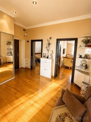 Продаётся 2-комн. вторичка 60 м², м. Низами, photo 5 from 12
