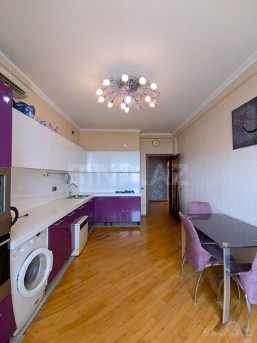 Сдаётся 4-комн. новостройка 150 м², м. 8 ноября, photo 7 from 32