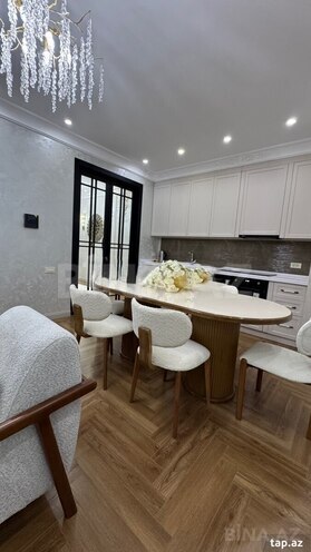 Сдаётся 3-комн. новостройка 110 м², м. 8 ноября, photo 1 from 12