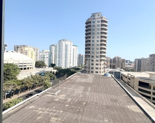 Сдаётся 3-комн. новостройка 125 м², м. Низами, photo 14 from 20