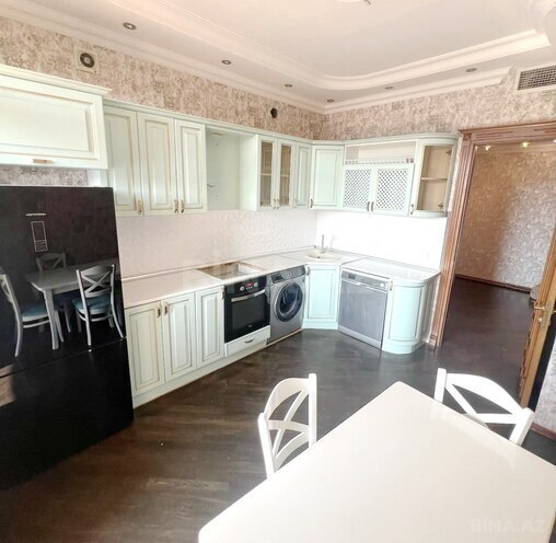 Сдаётся 3-комн. новостройка 125 м², м. Низами, photo 11 from 20