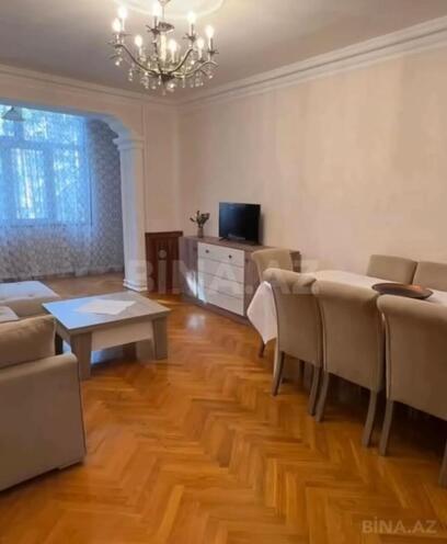 Сдаётся 3-комн. вторичка 75 м², м. Элмляр Академиясы, photo 3 from 10