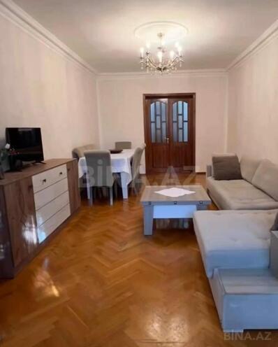 Сдаётся 3-комн. вторичка 75 м², м. Элмляр Академиясы, photo 1 from 10