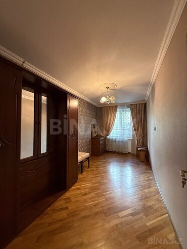 Satılır 3 otaqlı köhnə tikili 53 m², İnşaatçılar m., photo 1 from 17
