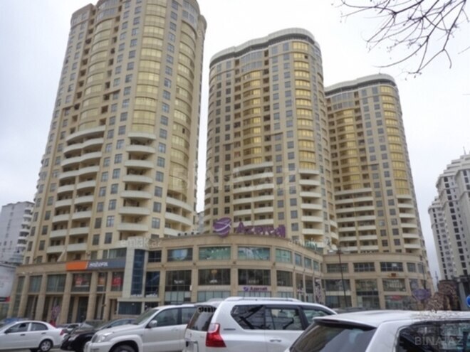 Продаётся 3-комн. новостройка 128 м², м. Низами, photo 1 from 6