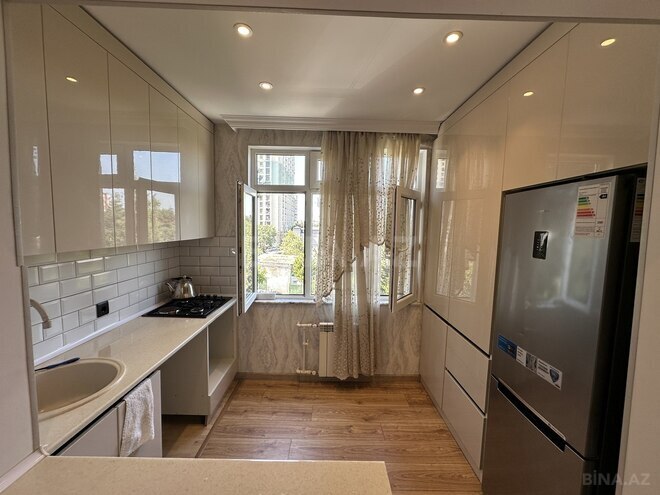 İcarəyə verilir 2 otaqlı köhnə tikili 50 m², Neftçilər m., photo 3 from 9