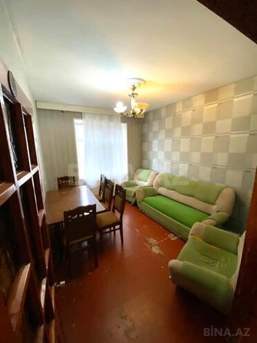 Сдаётся 3-комн. вторичка 75 м², м. Ази Асланов, photo 1 from 8