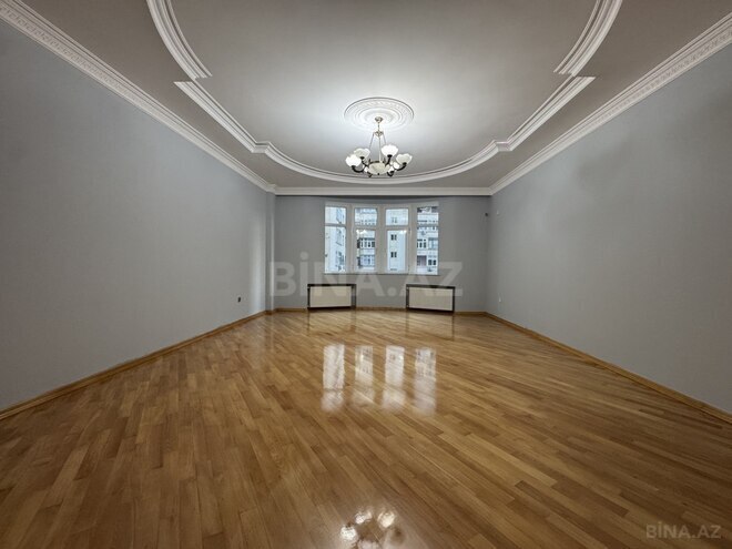 Продаётся 3-комн. новостройка 135 м², м. Иншаатчылар, photo 1 from 15
