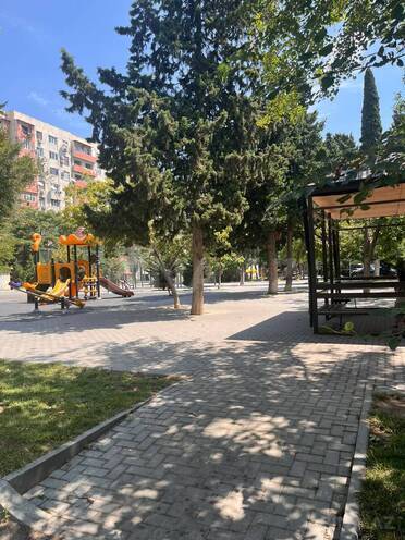 Продаётся 2-комн. вторичка 55 м², м. Кара Караев, photo 16 from 17