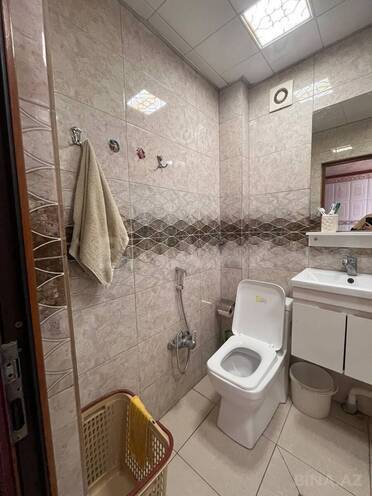 Продаётся 2-комн. вторичка 55 м², м. Кара Караев, photo 11 from 17
