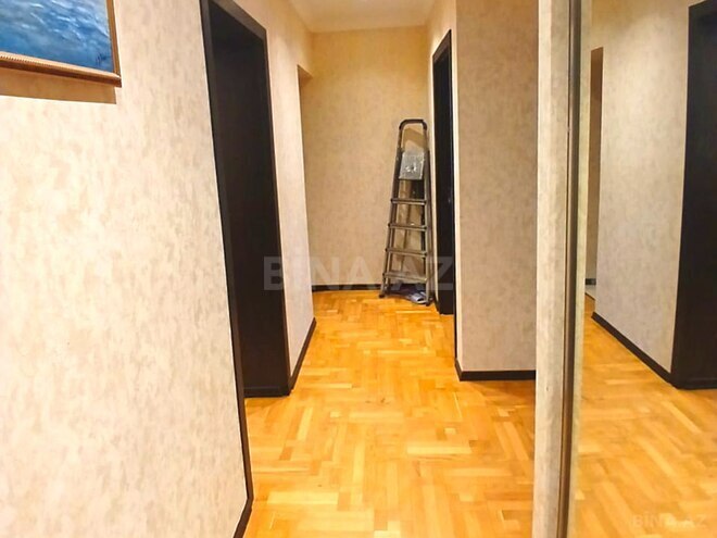 Продаётся 4-комн. вторичка 115 м², м. Кара Караев, photo 15 from 24