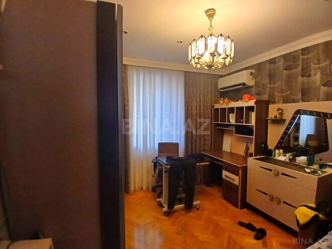 Продаётся 4-комн. вторичка 115 м², м. Кара Караев, photo 9 from 24